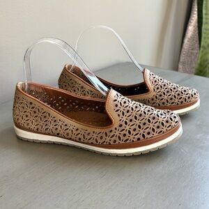 Spring Step Tulisa Brown Leather Slip On Laser- Cut Flat Loafers Women Size 37